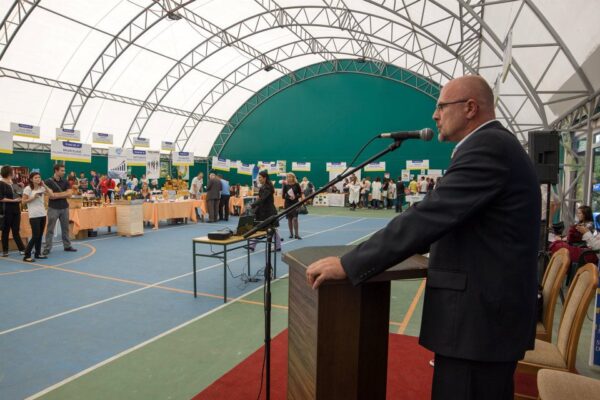 Sajam omladinskog preduzetništva u Beranama: Energija i kreativnost na djelu