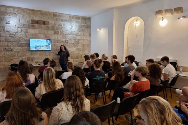 Predstavnica Regionalne razvojne agencije gost predavač studentima iz Holandije 1