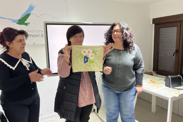 Traditional Embroidery Workshops Held within the Danube Crafts Project